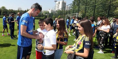 Fenerbahçe minik konukları ağırladı