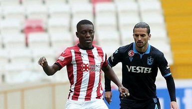 Son dakika spor haberleri: Trabzonspor'da Hüseyin Türkmen sağ bekte formayı kaptı!