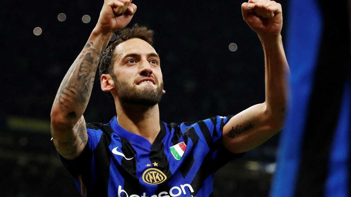 TRANSFER HABERİ | Fenerbahçe'den Hakan Çalhanoğlu hamlesi! İlk görüşme gerçekleşti TRANSFER HABERİ | Fenerbahçe'den Hakan Çalhanoğlu hamlesi! İlk görüşme gerçekleşti