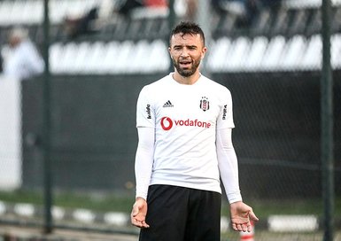 Beşiktaş’ta Gökhan Gönül’ün yerine Karlo Bartolec sesleri!