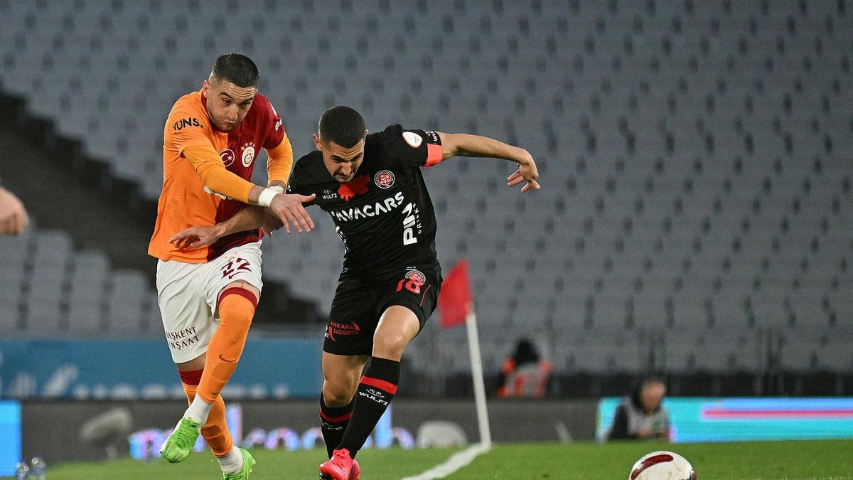 Levent’ten 4 yıllık imza