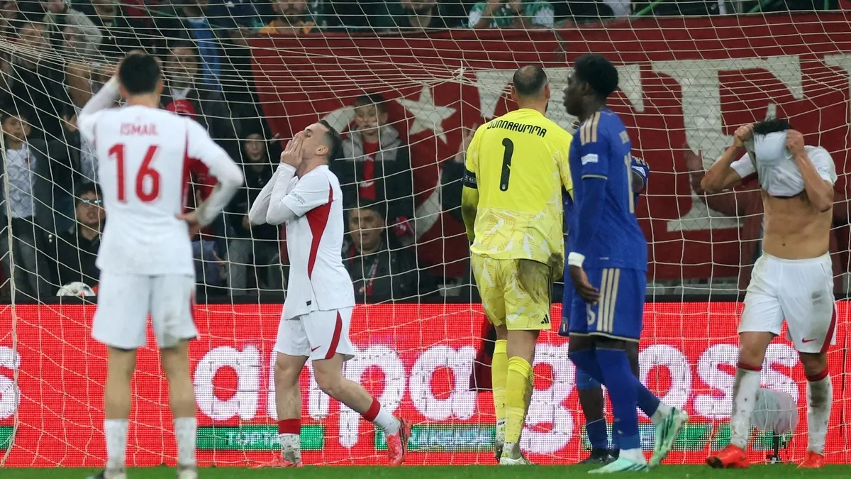 Ömer Üründül'den Montella'nın kadro tercihine eleştiri