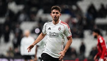 Demir Ege Tıknaz resmen Braga'da