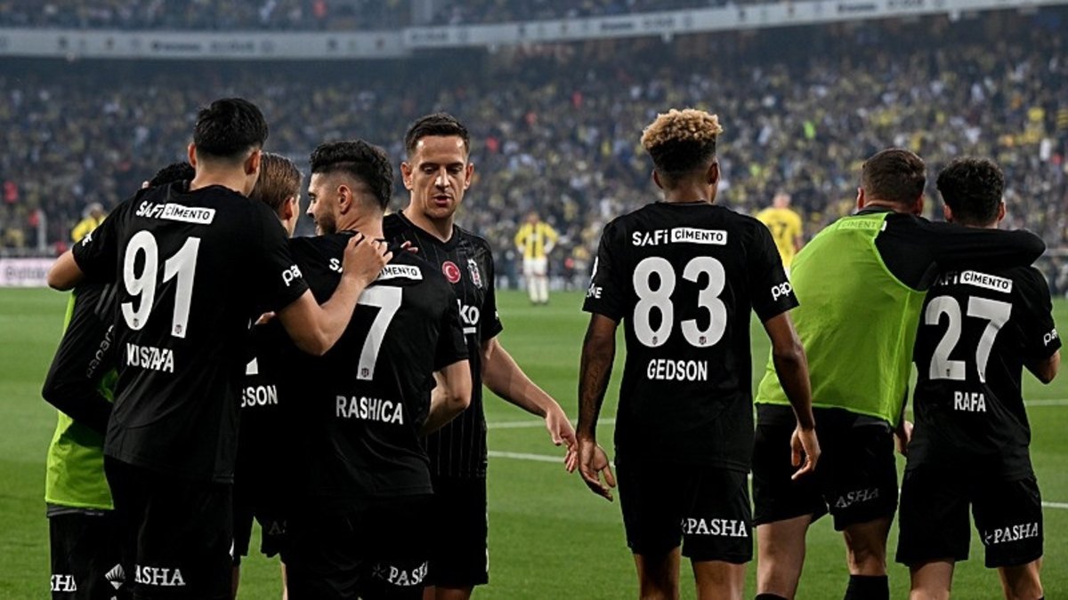 Beşiktaş'tan taraftara açık antrenman Beşiktaş'tan taraftara açık antrenman