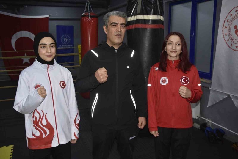 korkmaz-kardesler-kick-boks-ve-muay-thaide-dunya-ve-avrupada-zirvede-1765355152275.jpg