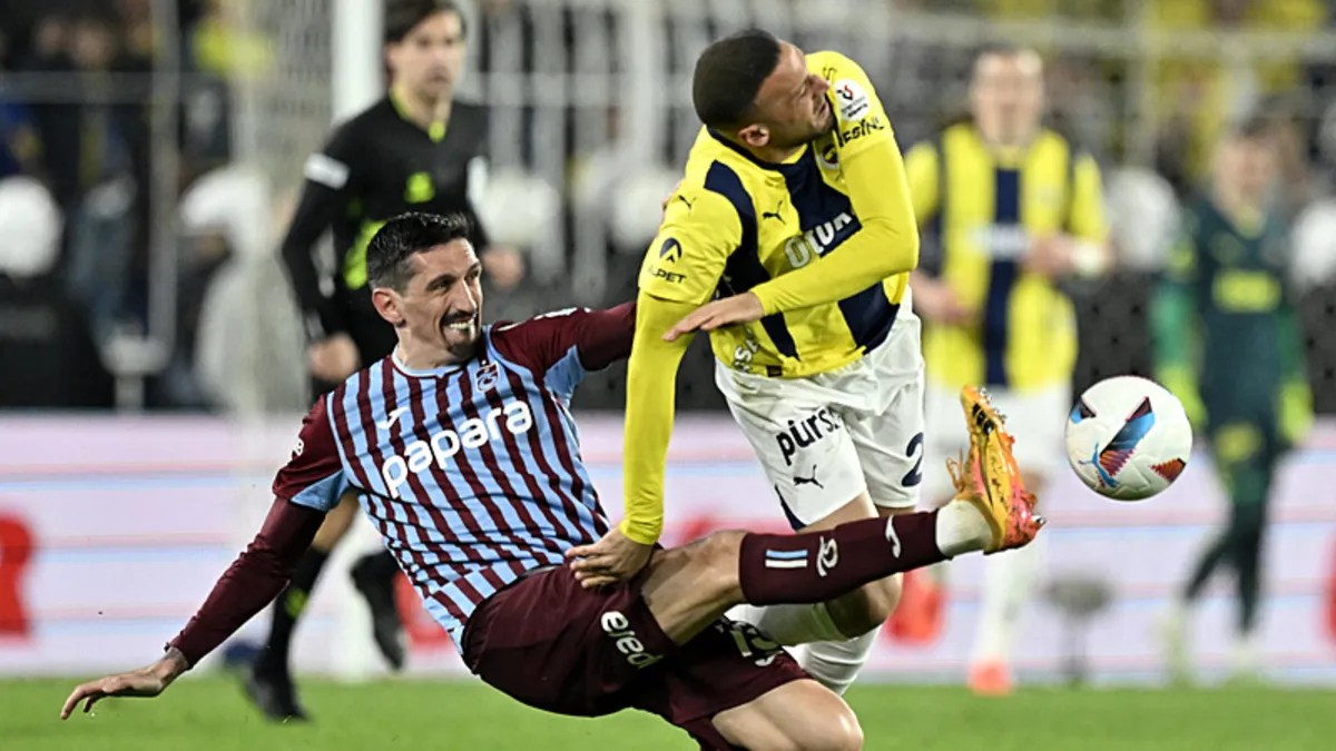 Stefan Savic ile Jose Mourinho'nun yardımcı tartıştı
