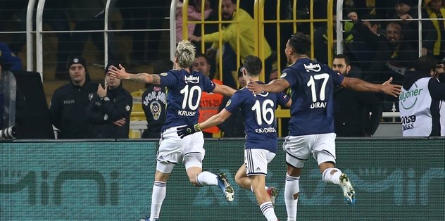 Fenerbahce 2 0 Basaksehir Mac Sonucu Son Dakika Fenerbahce Haberleri Fotomac