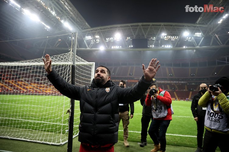 Galatasaray'da Arda Turan'dan emeklilik açıklaması!