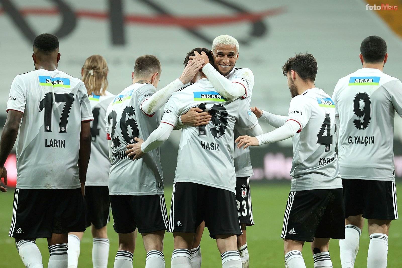 Beşiktaş’ta gözden düşen Adem Ljajic’e İtalya’dan talip çıktı