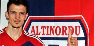 Emre Kara Altınordu'da