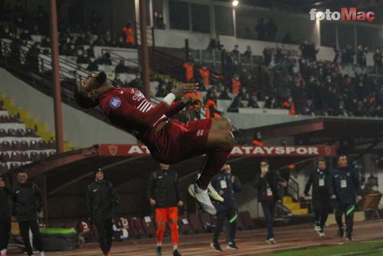 Son dakika spor haberi: Aaron Boupendza'nın fiyatı belli oldu! El yaktı...