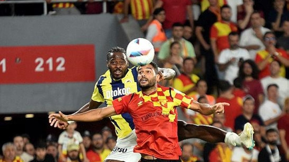 Maçta penaltı kararı! İşte o pozisyon