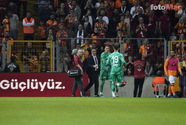 GALATASARAY HABERLERİ - Muslera'nın sahalardan uzak kalacağı süre belli oldu!
