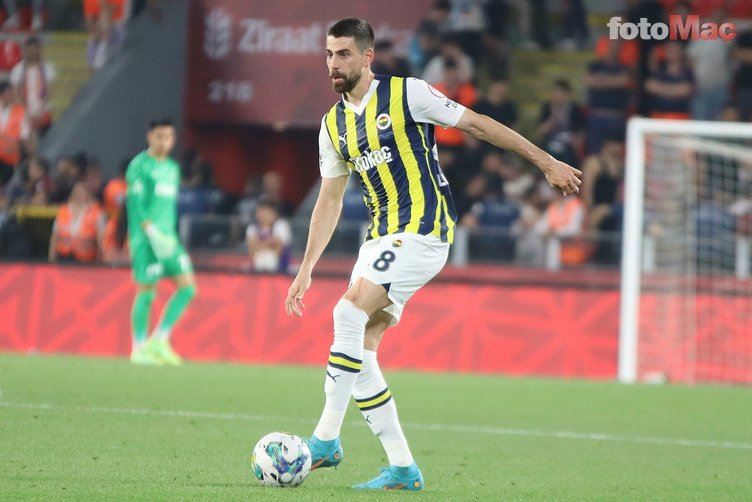 Fenerbahçe'de 1 transfer 2 ayrılık! Eski yıldız geri dönüyor