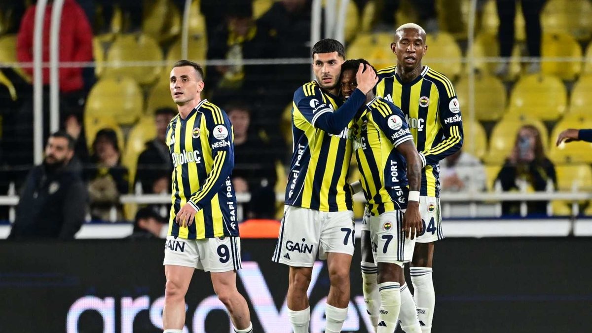 Fenerbahçe'de ayrılık kapıda! Transfer görüşmeleri başladı