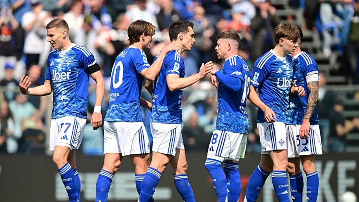 Como evinde Pisa'yı farklı geçti!