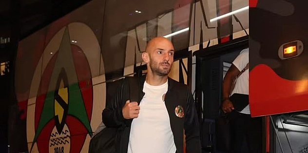Alanyaspor'da kaptan Efecan Karaca'ya veda