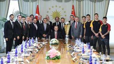 Başkan Erdoğan şampiyon Galatasaray'ı kabul etti