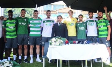 Bursaspor'da imza şov! Tam 8 transfer birden | Son dakika haberleri