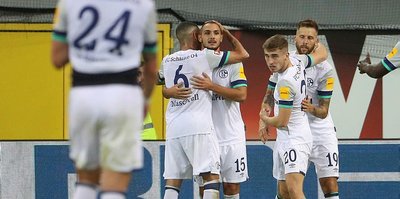 Schalke 04 deplasmanda Paderborn'u 5 golle yendi