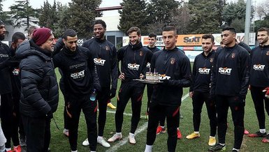 Son dakika spor haberleri: Galatasaray'da Younes Belhanda'ya doğum günü kutlaması