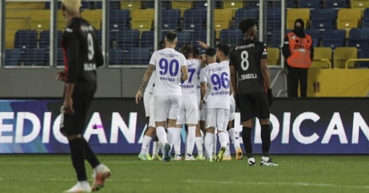 tuzlaspor bb erzurumspor maci olumsuz hava kosullari nedeniyle ertelendi fotomac