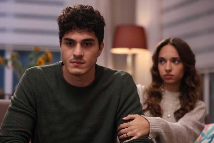 kendi-dusen-aglamaz-23-yeni-bolum-izle-kendi-dusen-aglamaz-trt-1-son-bolum-izle-1701928489259.jpg
