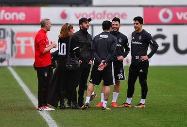 Beşiktaş antrenmanında Aras Bulut İynemli sürprizi