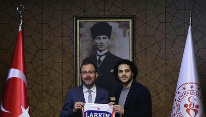 >Shane Larkin resmen Türk oldu! Kimlik...