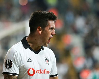 Beşiktaş’tan Atiba’ya ilginç teklif!