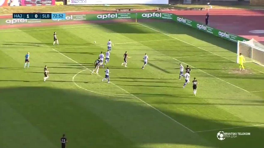 Gol attık diye sevinen kalecinin yediği gol olay oldu