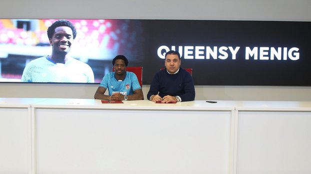 Sivasspor Queensy Menig'i transfer etti!