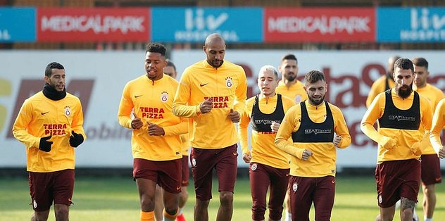 https://iaftm.tmgrup.com.tr/4bd3d3/632/314/0/0/800/397?u=https://iftm.tmgrup.com.tr/2019/12/09/galatasaray-psg-maci-hazirliklarini-surdurdu-1575890658956.jpg