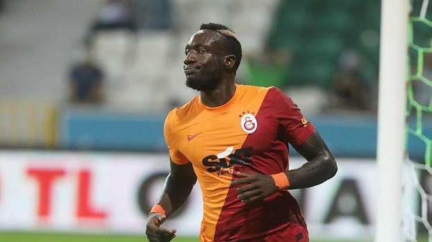 Galatasaray'da Fatih Terim Mbaye Diagne'ye cezayı Trabzonspor maçı öncesi kesmiş!
