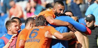 Basaksehir lead Turkish league