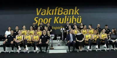 Şampiyon VakıfBank basınla buluştu