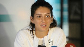 Milli tenisçi İpek Soylu tenisi bıraktı