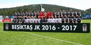 Şampiyon tam kadro kamera karşısında
