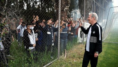 Altay'a taraftarından bayraklı destek!