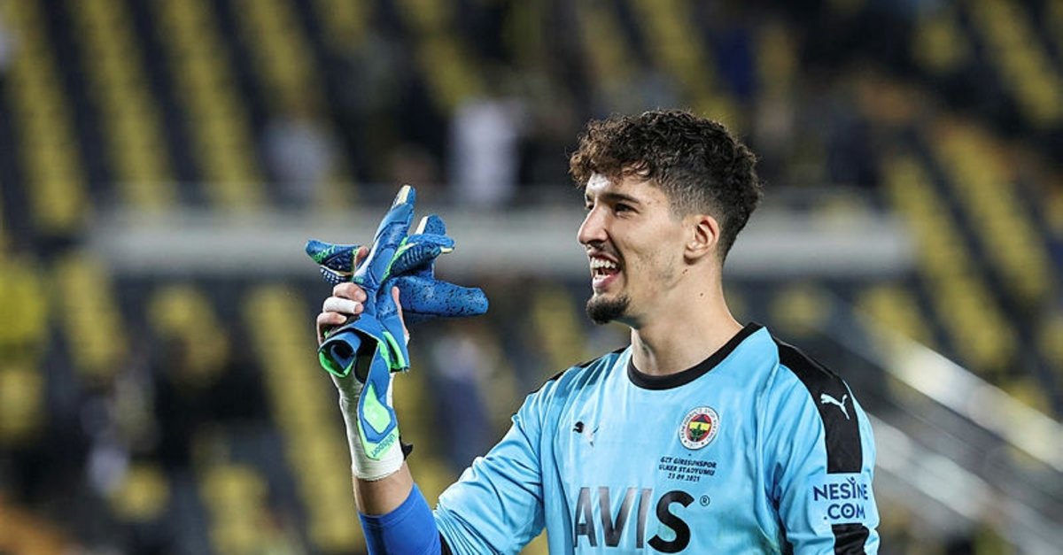 Fenerbahce Transfer Haberleri Fenerbahce Nin Kalecisi Altay Bayindir A Newcastle United Dan Cilgin Rakam Fotomac