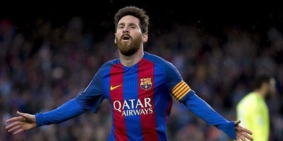 Barca extends Messi's contract until 2021