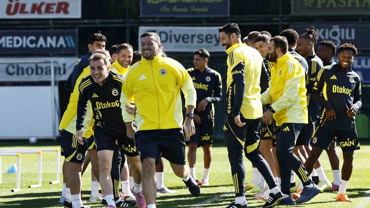 Fenerbahçe'de Stuttgart maçı hazırlıkları devam etti! Fenerbahçe'de Stuttgart maçı hazırlıkları devam etti!