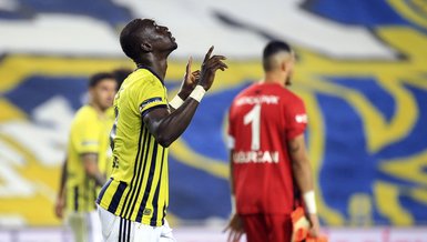 Son dakika transfer haberi: Eski Fenerbahçeli Papiss Demba Cisse Çaykur Rizespor'la sözleşme imzaladı