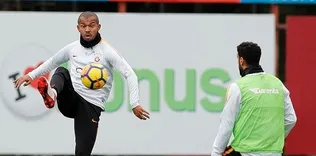 Mariano’ya kesik attı