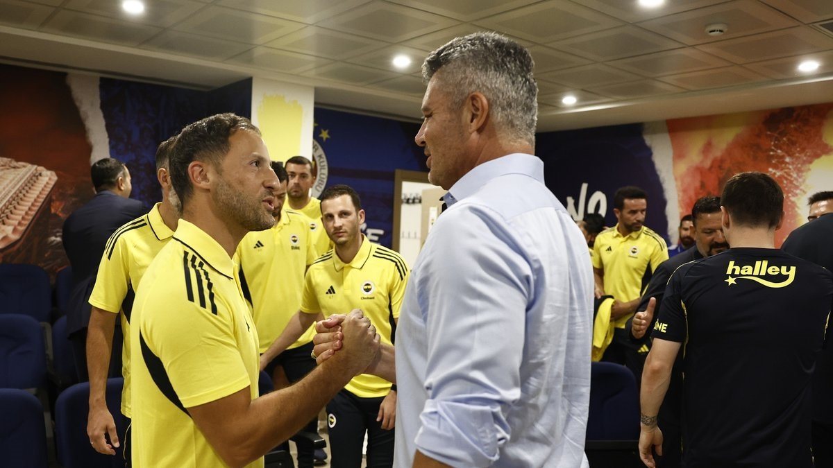 Fenerbahçe'de Domenico Tedesco ile Başkan Sadettin Saran arasında kritik toplantı! Fenerbahçe'de Domenico Tedesco ile Başkan Sadettin Saran arasında kritik toplantı!