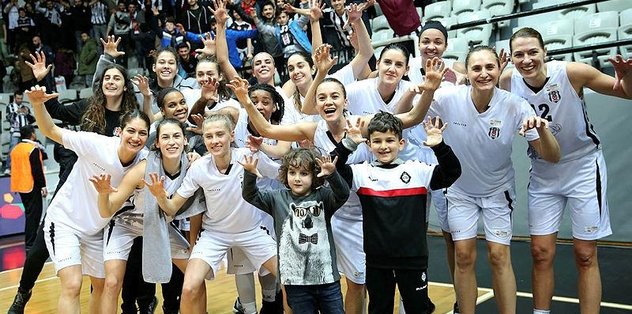 Dişi Kartallar Rusya'da