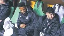 Lens’i yedek bıraktı