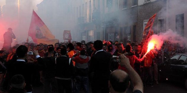 Belçika’da Galatasaray taraftarları sokağa döküldü