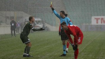 Bursaspor - Tuzlaspor maçının hakemlerine şike suçlaması!