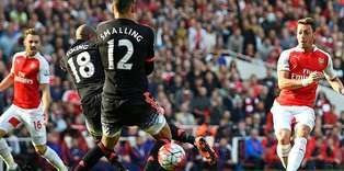 Mesut Özil, Manchester'ı dağıttı